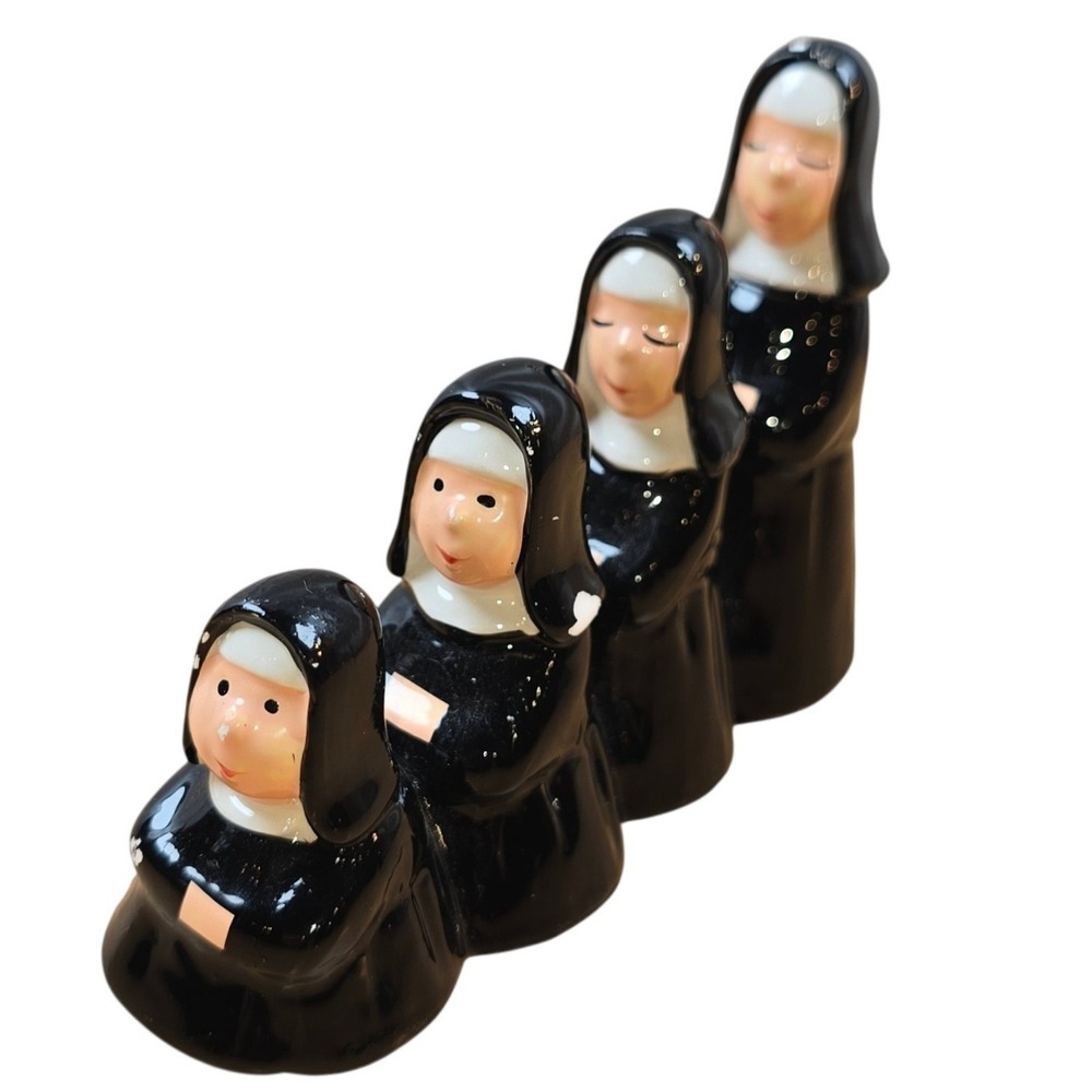 Department 56 Original Snow Village 50539 Singing Nuns Retired 1985 Vintage